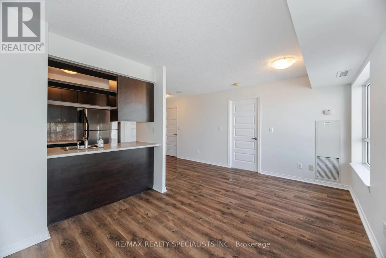 1103 - 215 QUEEN STREET E