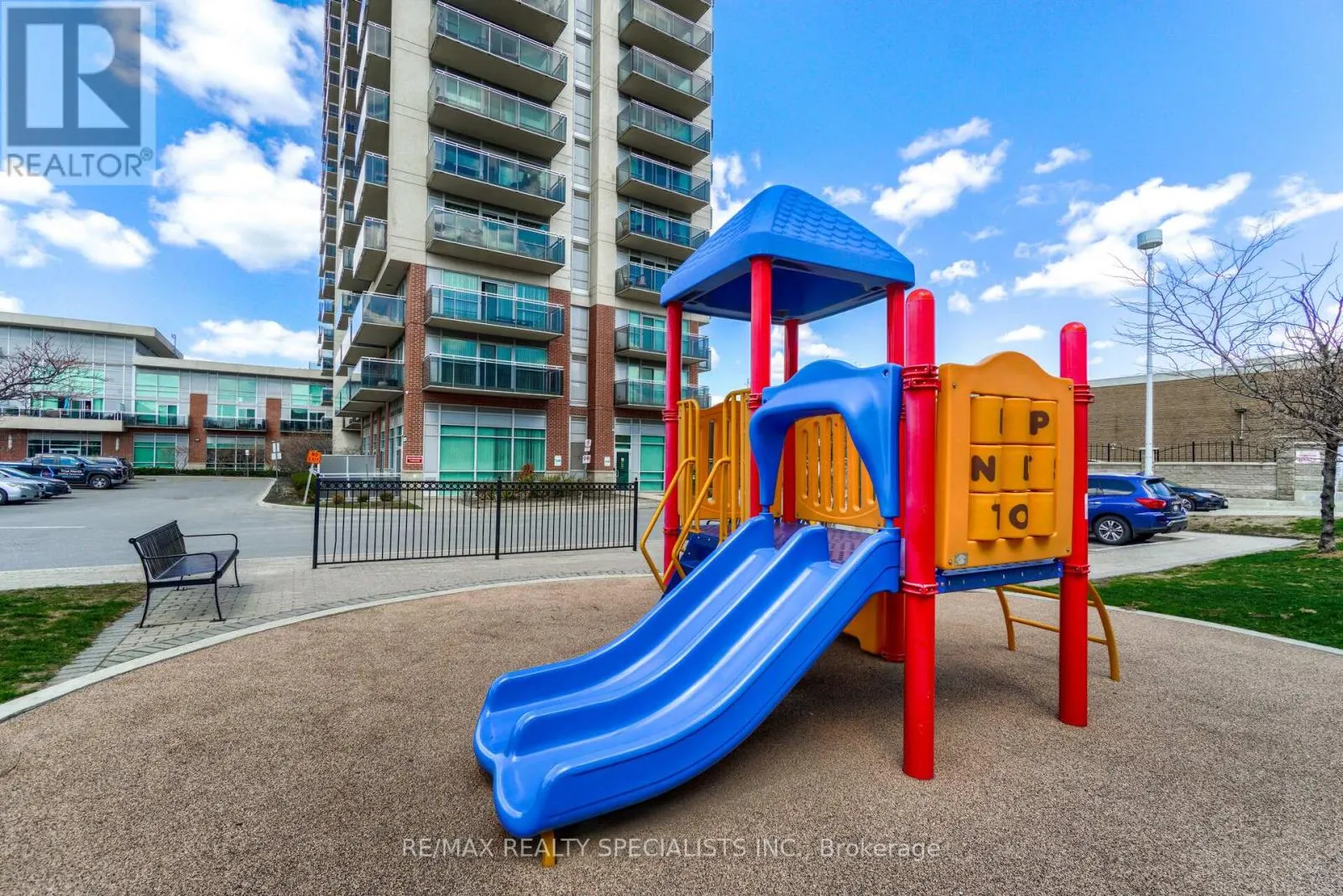 1103 - 215 QUEEN STREET E