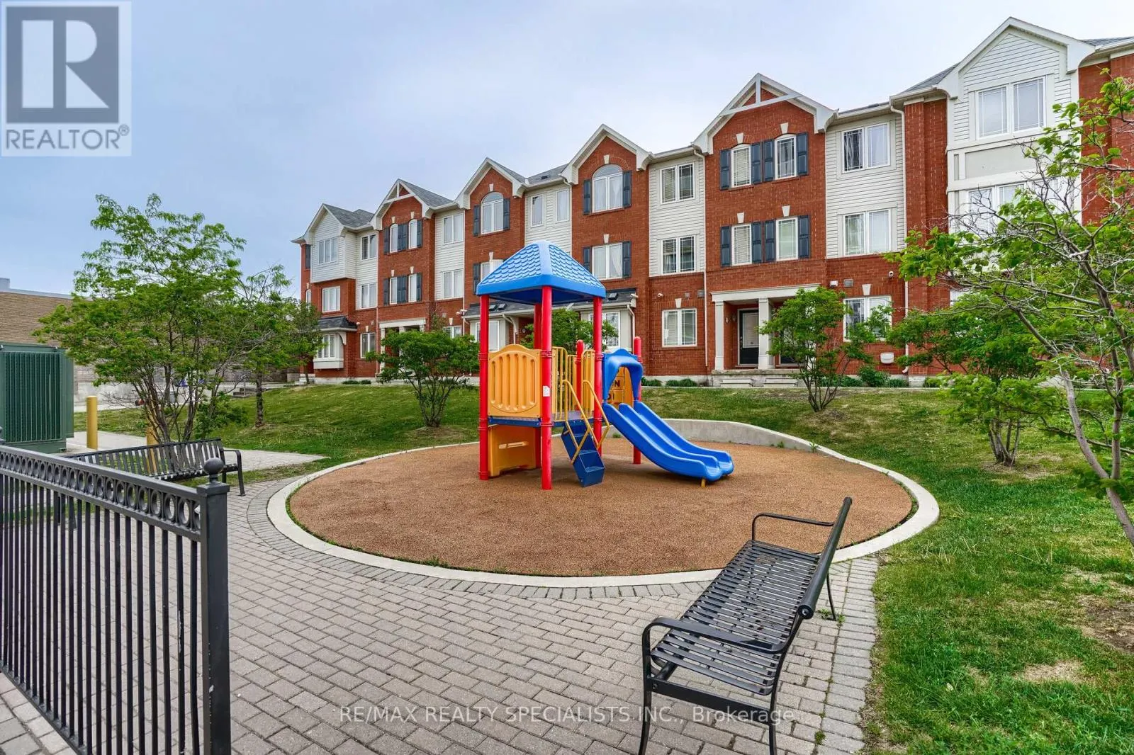 1103 - 215 QUEEN STREET E