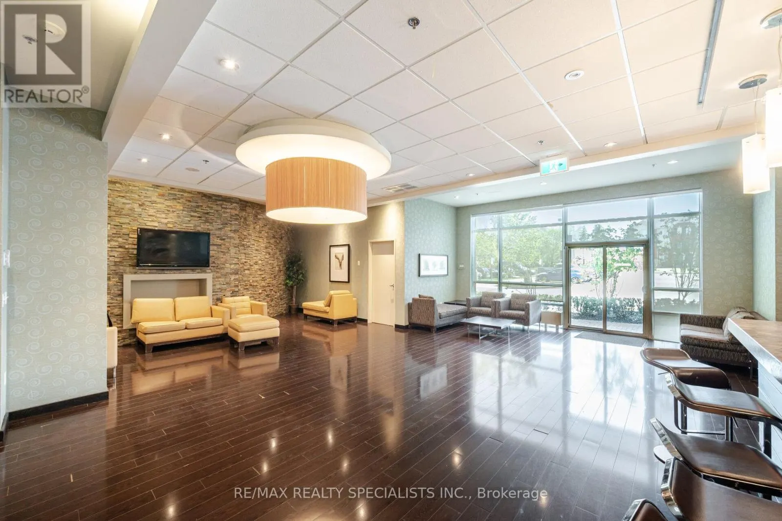 1103 - 215 QUEEN STREET E
