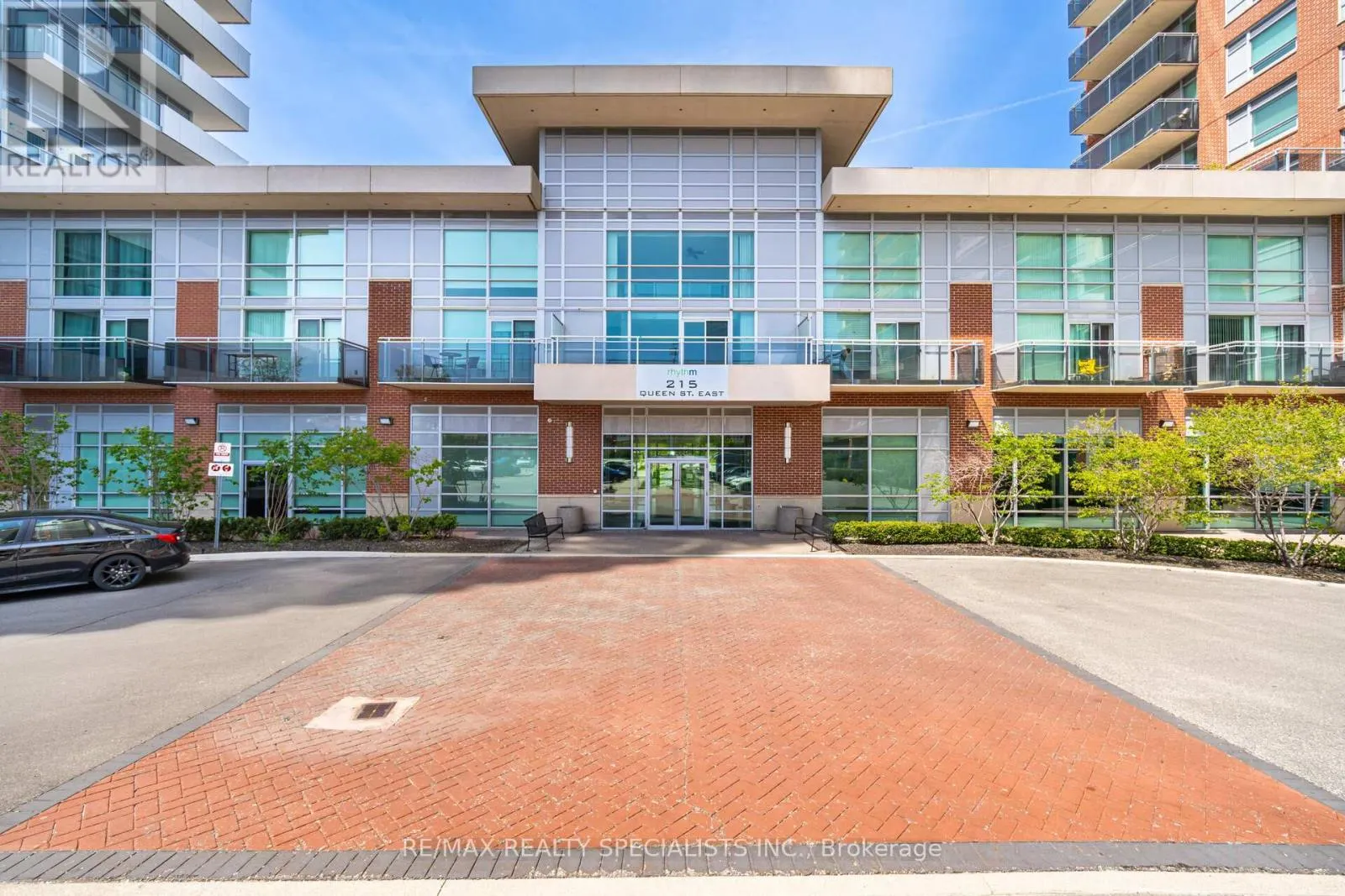1103 - 215 QUEEN STREET E