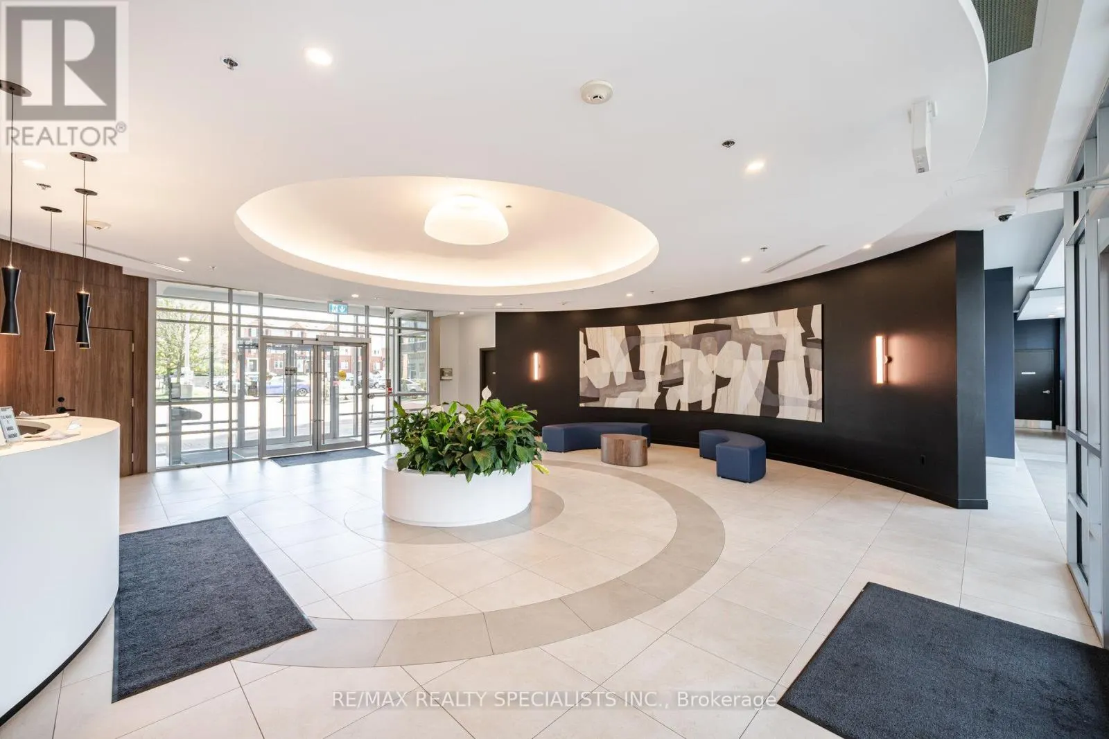 1103 - 215 QUEEN STREET E