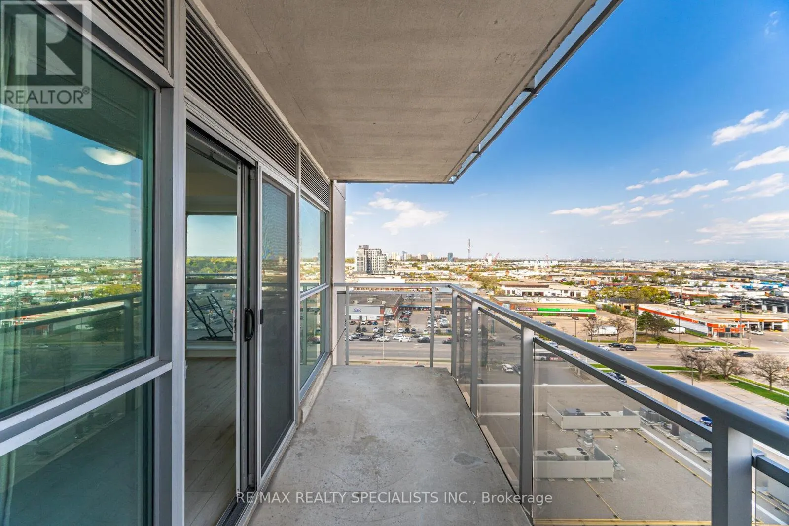 1103 - 215 QUEEN STREET E