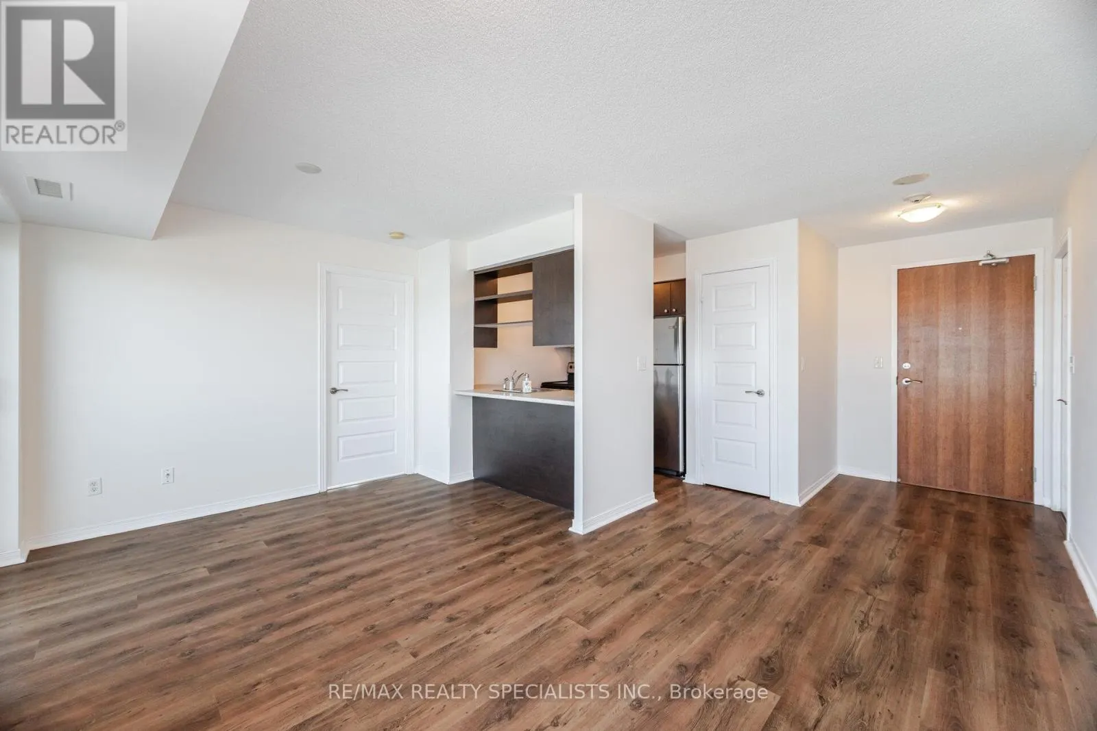 1103 - 215 QUEEN STREET E
