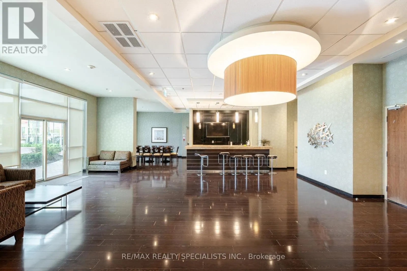 1103 - 215 QUEEN STREET E