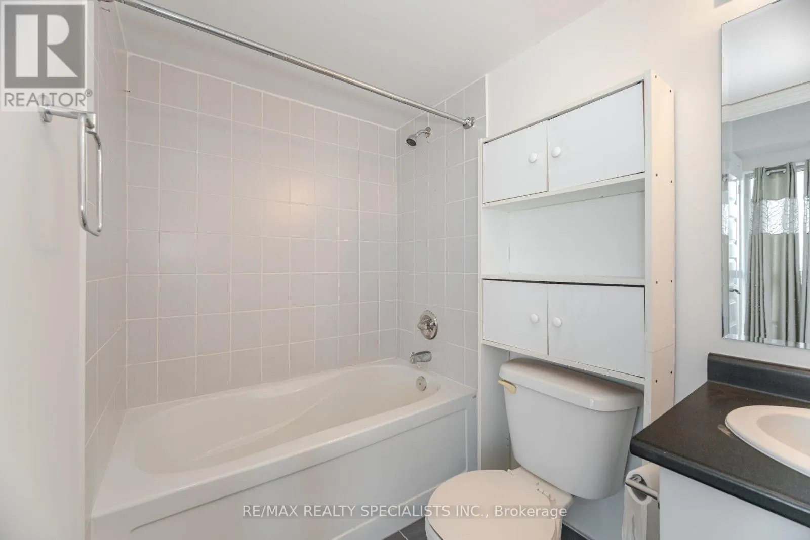 1103 - 215 QUEEN STREET E