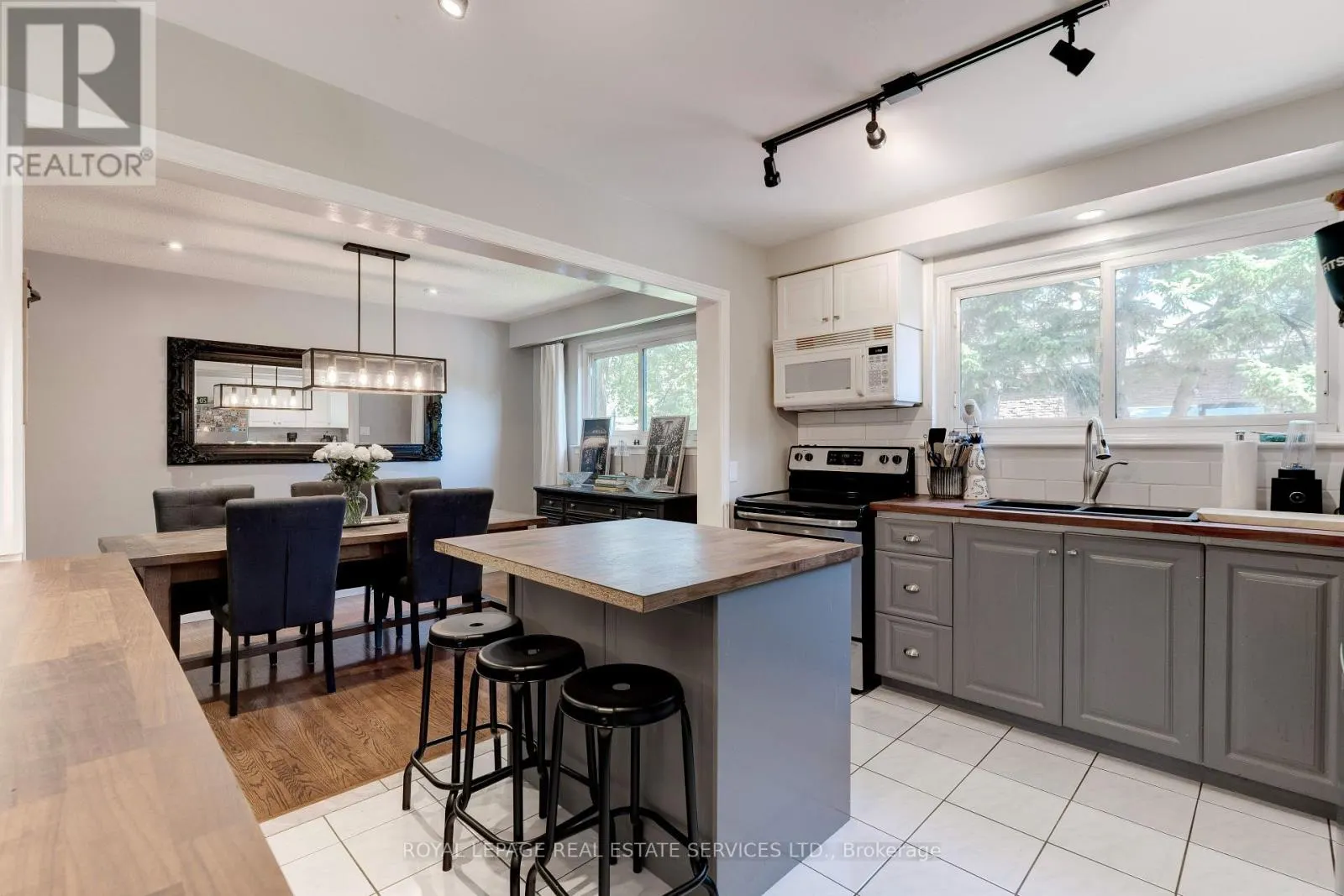297 SUNSET DRIVE