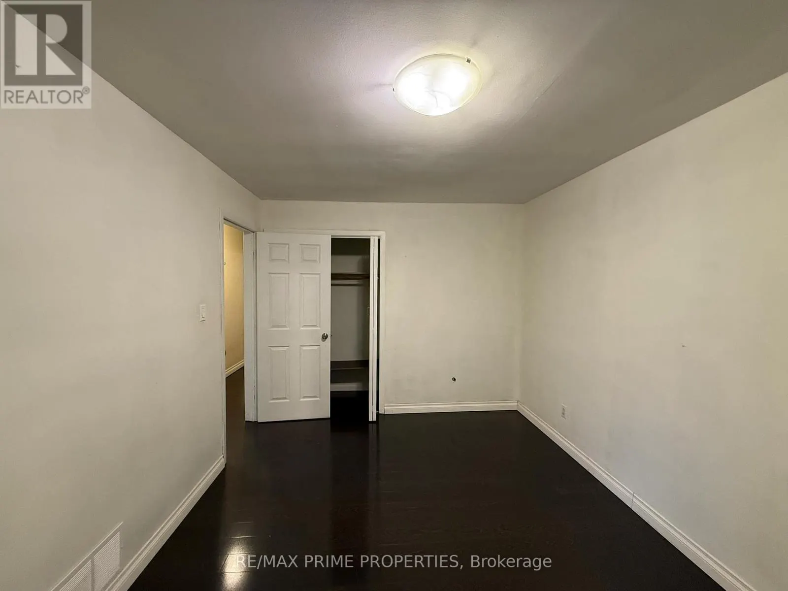 UPPER - 3563 LADDIE CRESCENT