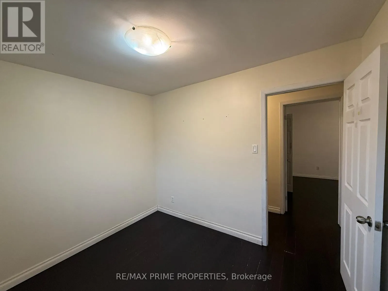 UPPER - 3563 LADDIE CRESCENT