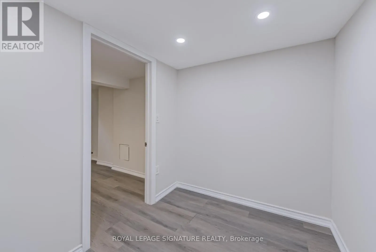 33 ASH CRESCENT