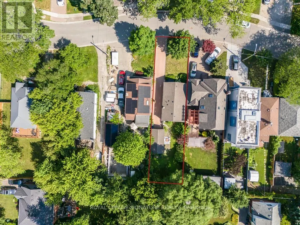 33 ASH CRESCENT