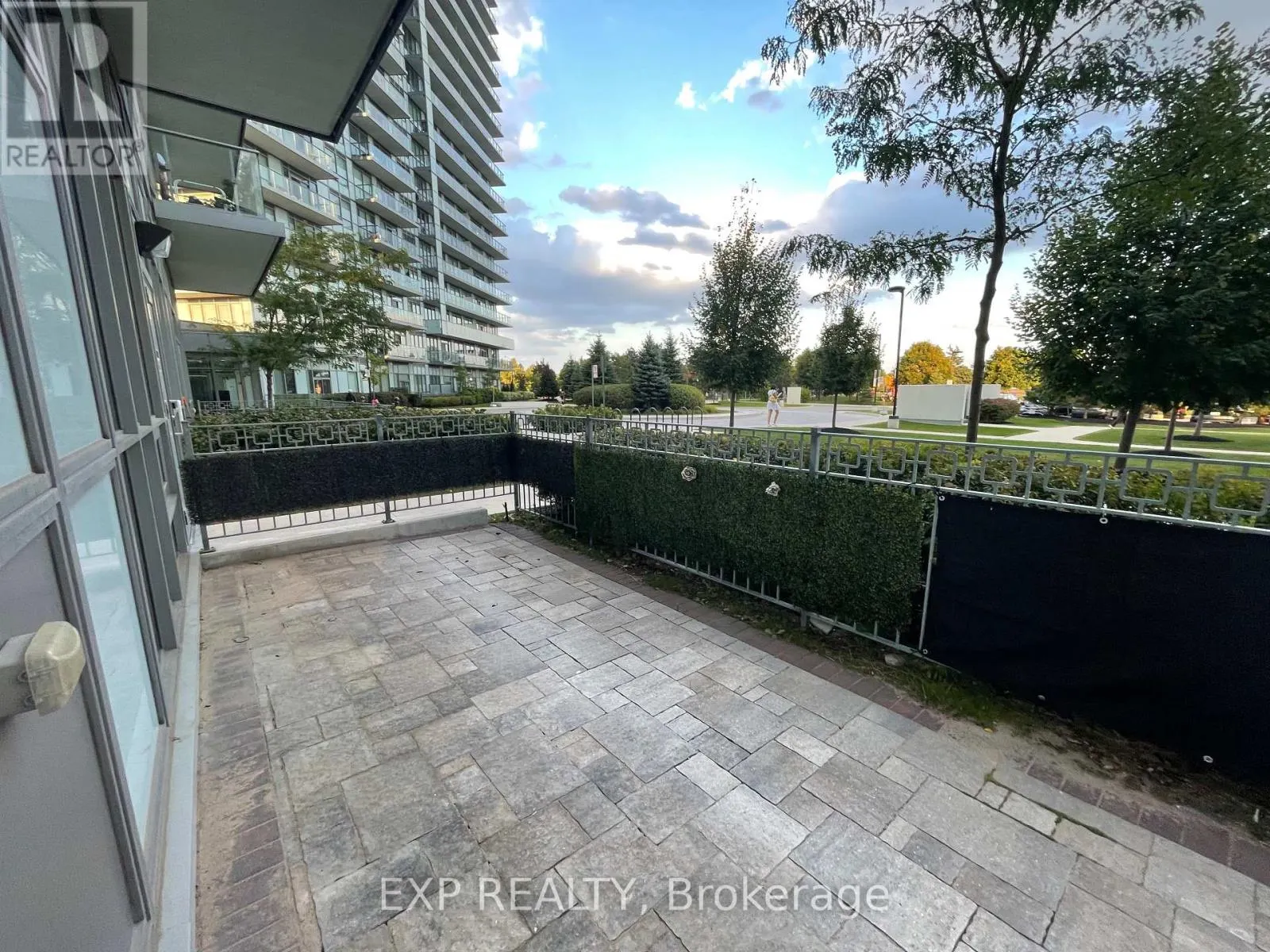 105 - 4677 GLEN ERIN DRIVE
