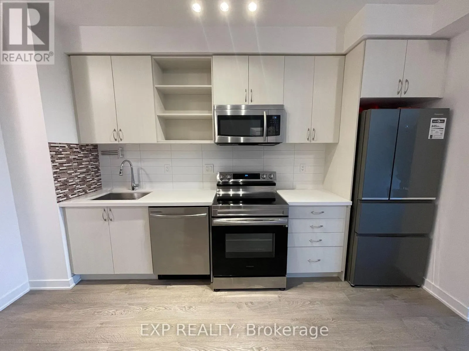 105 - 4677 GLEN ERIN DRIVE