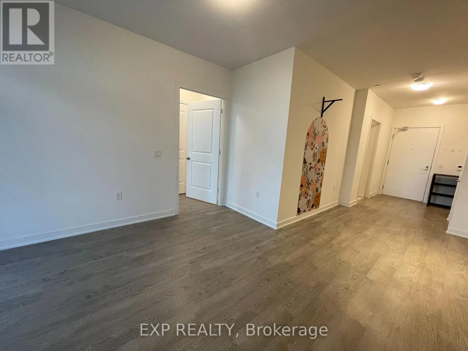 105 - 4677 GLEN ERIN DRIVE