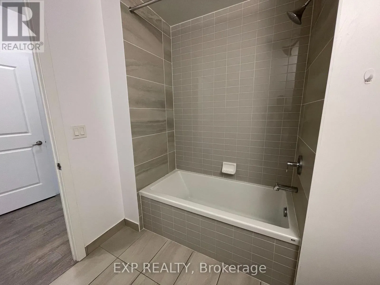 105 - 4677 GLEN ERIN DRIVE