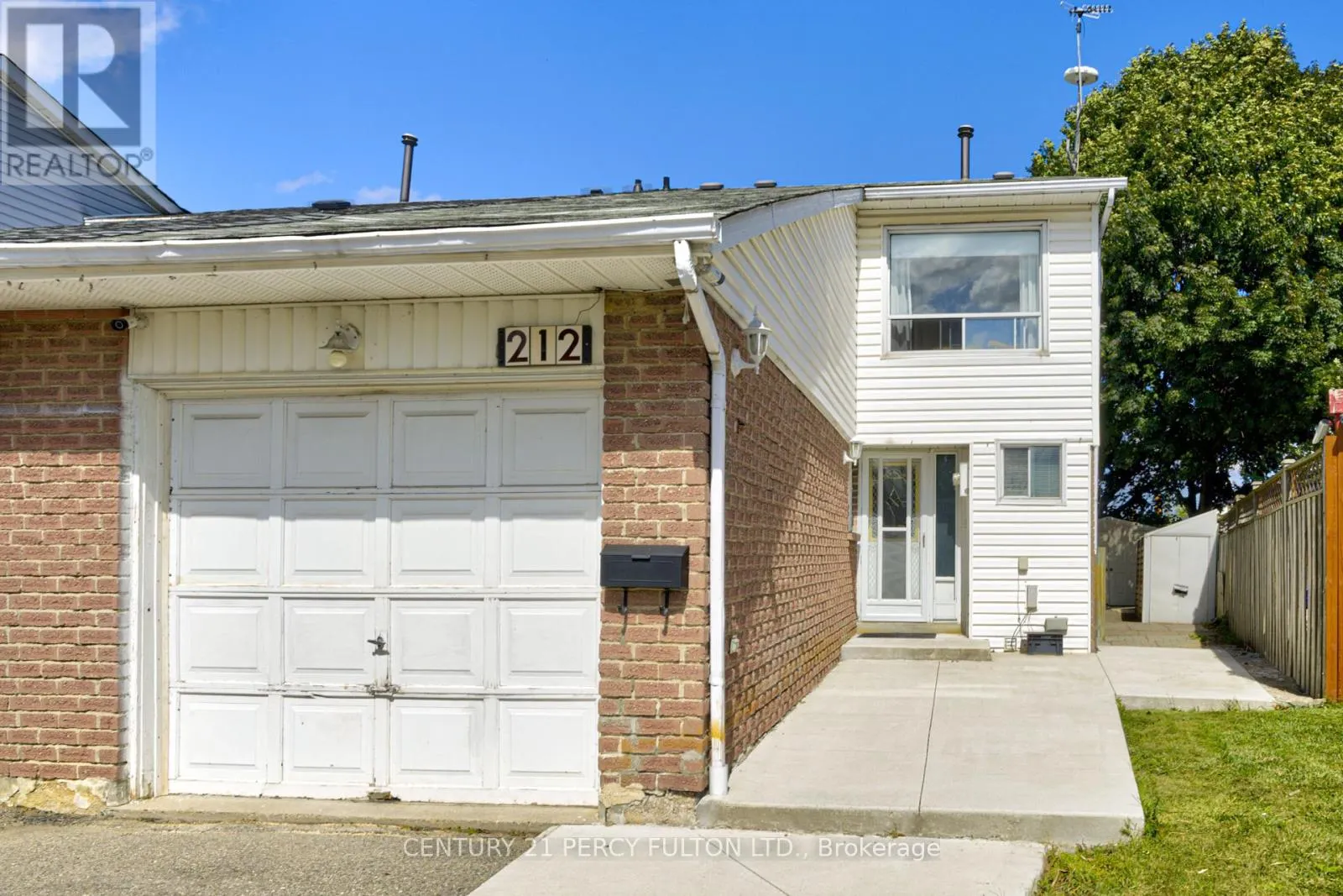 212 ROYAL SALISBURY WAY