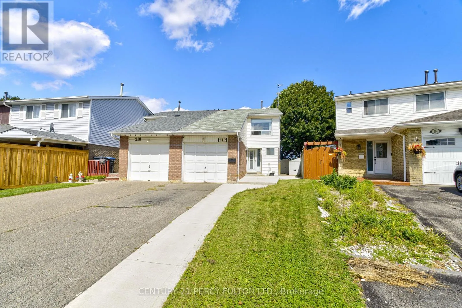 212 ROYAL SALISBURY WAY