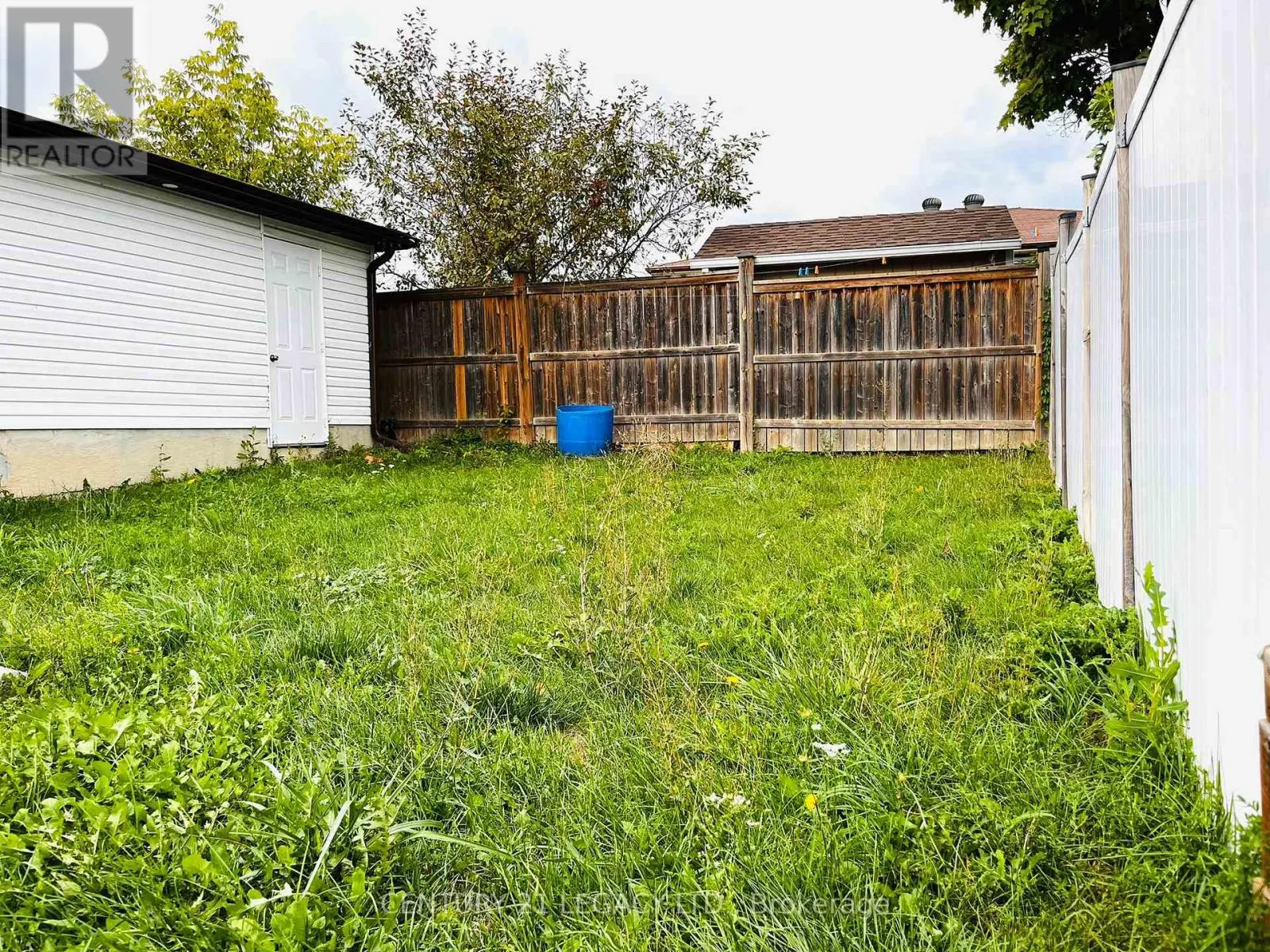23 GULLIVER CRESCENT