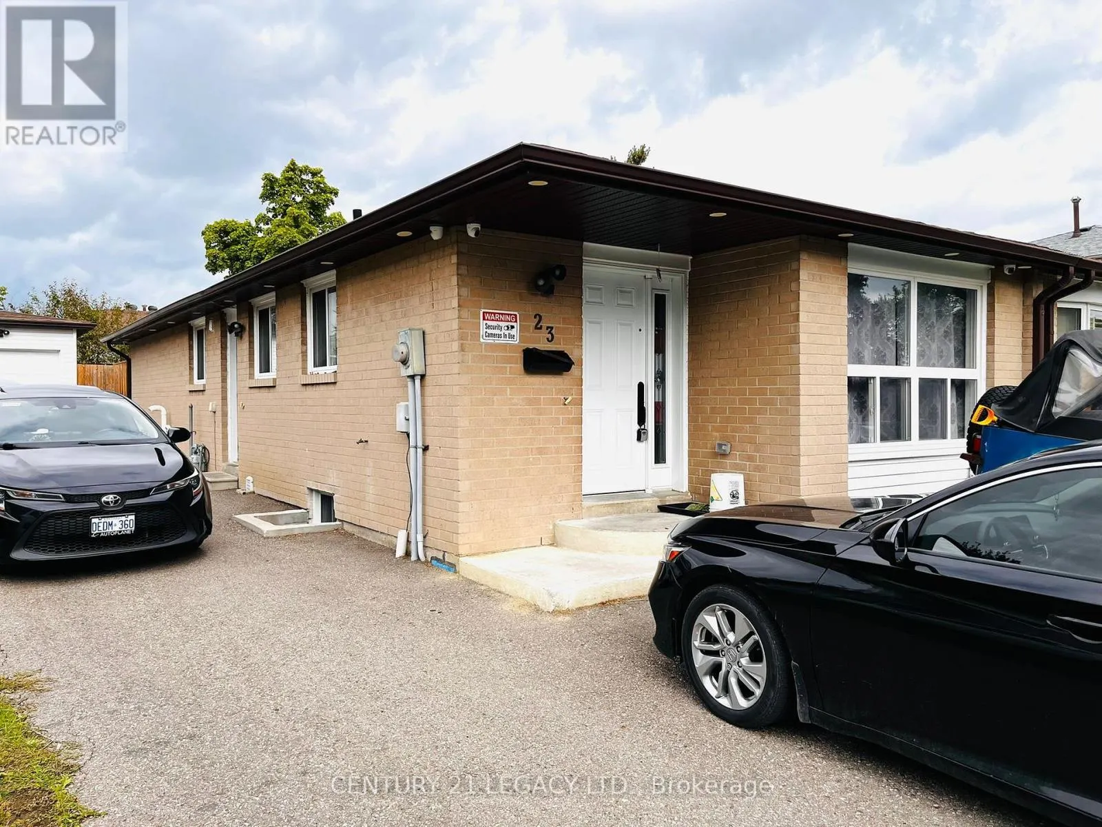 23 GULLIVER CRESCENT