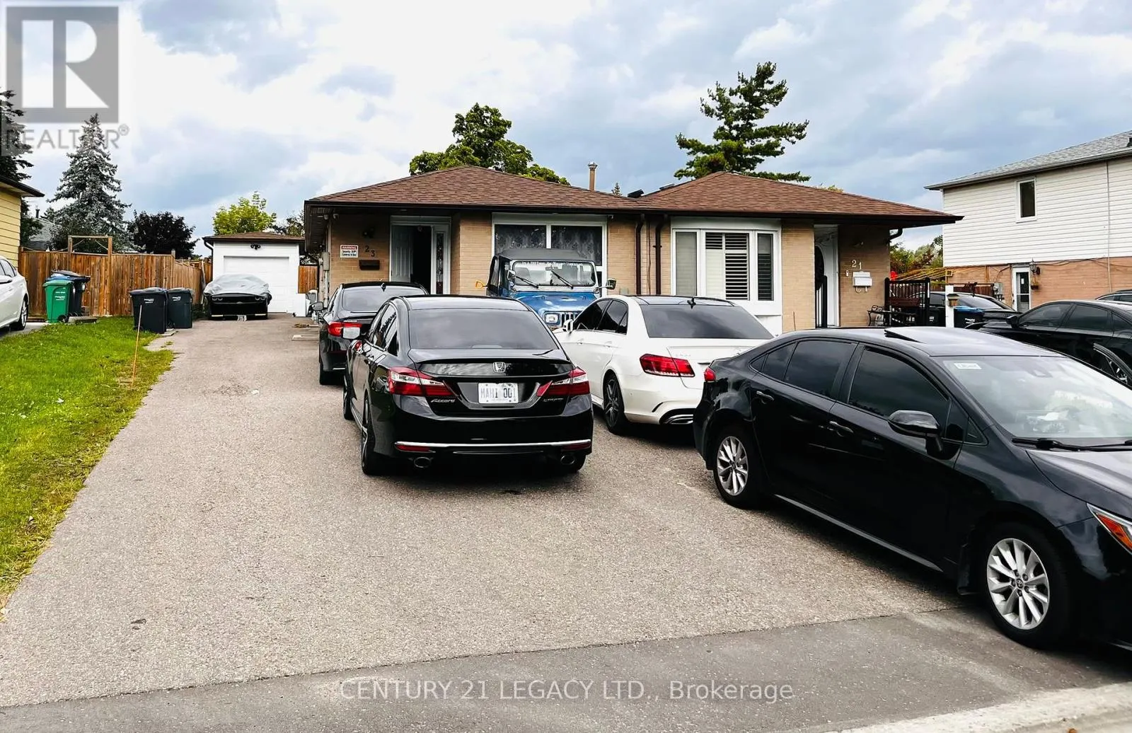 23 GULLIVER CRESCENT