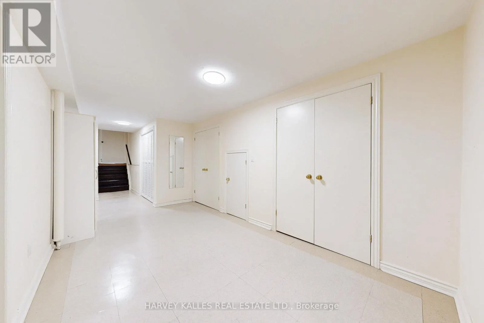 7383 SIGSBEE DRIVE