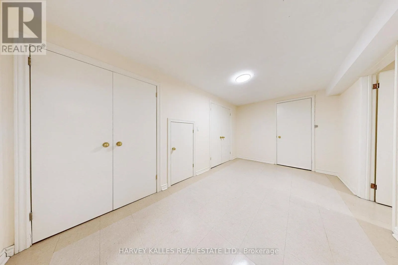 7383 SIGSBEE DRIVE