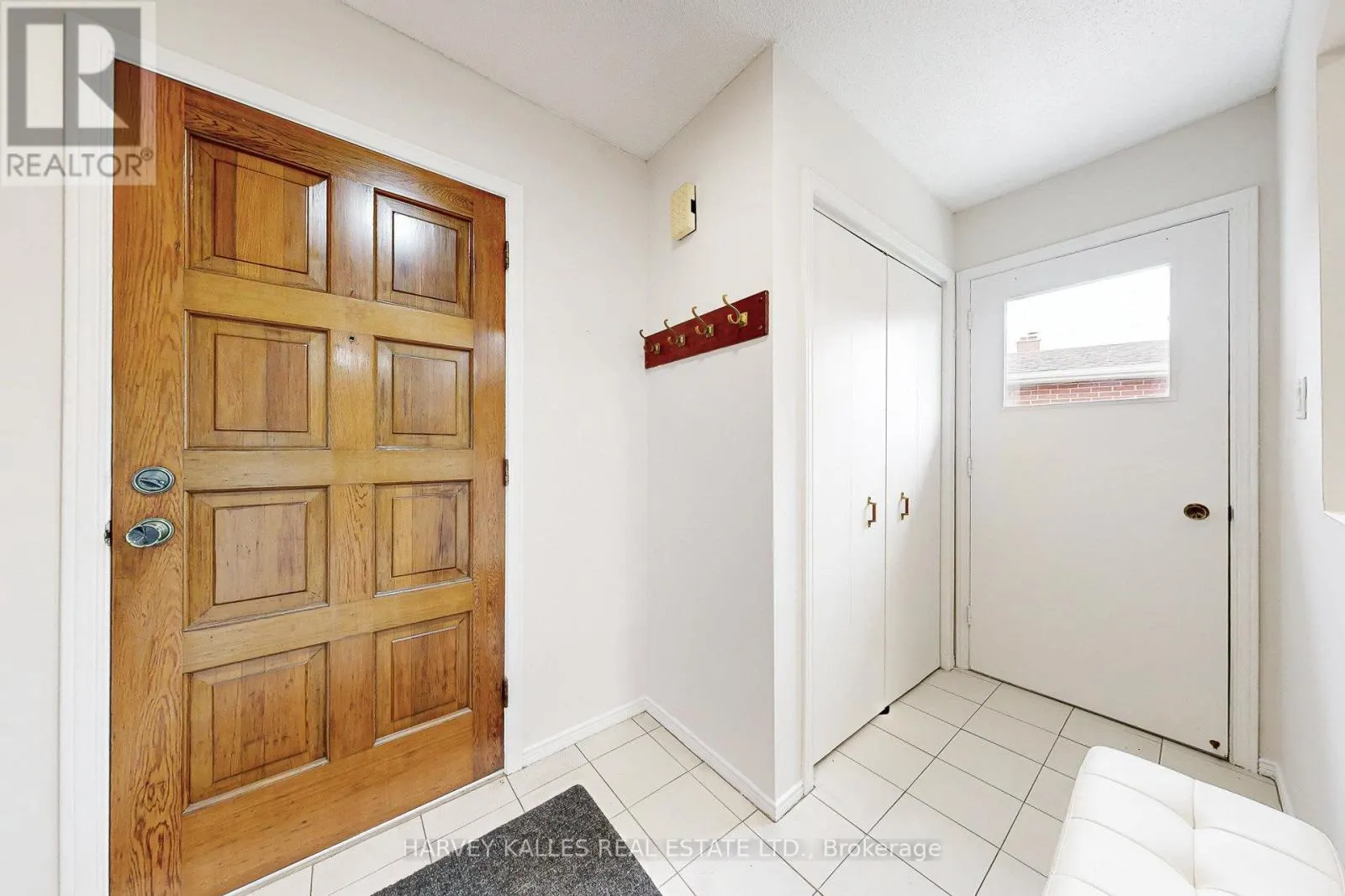 7383 SIGSBEE DRIVE