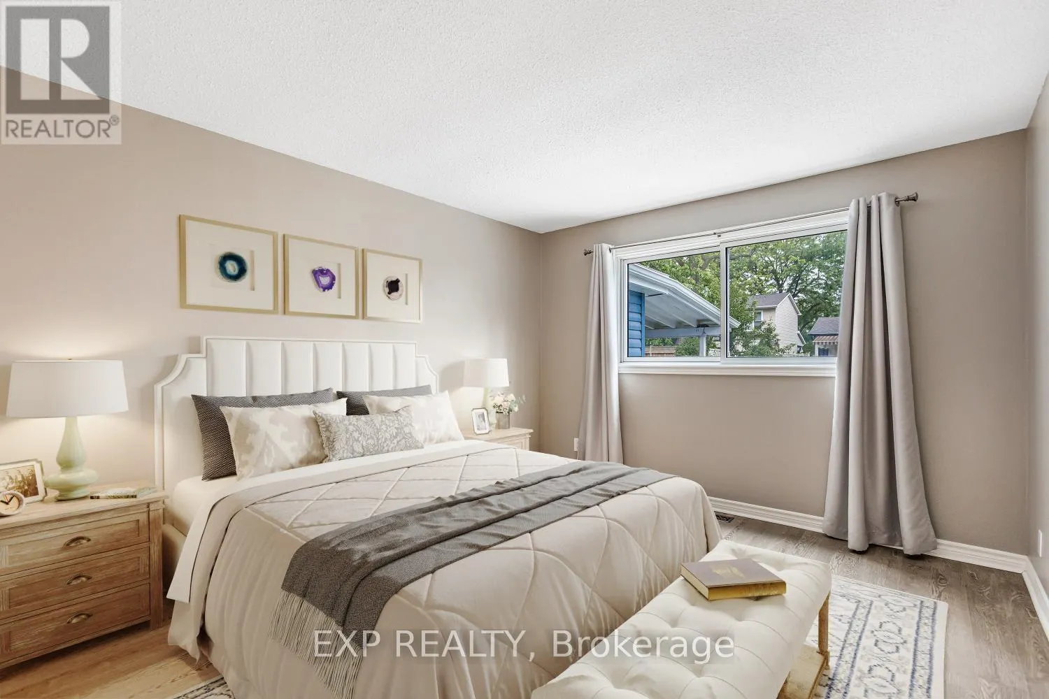 653 ELLIOTT CRESCENT