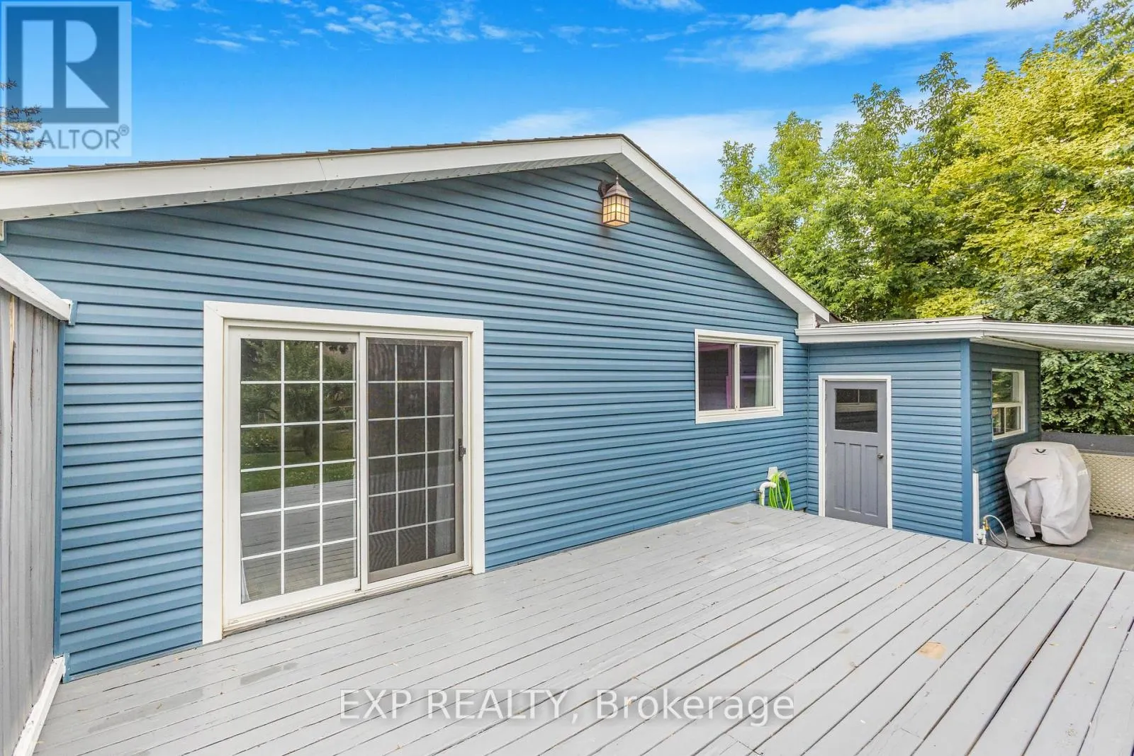 653 ELLIOTT CRESCENT