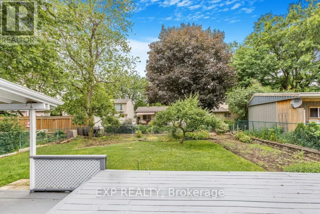 653 ELLIOTT CRESCENT