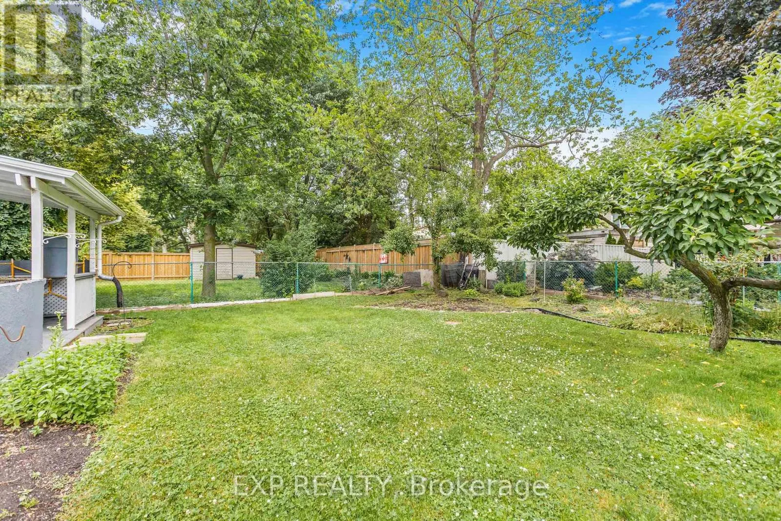 653 ELLIOTT CRESCENT