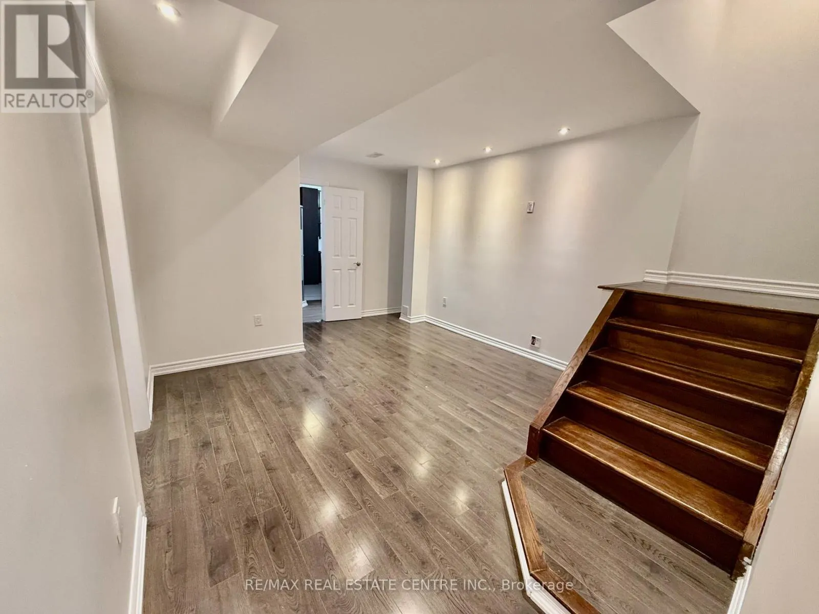 86 SNOWBERRY CRESCENT
