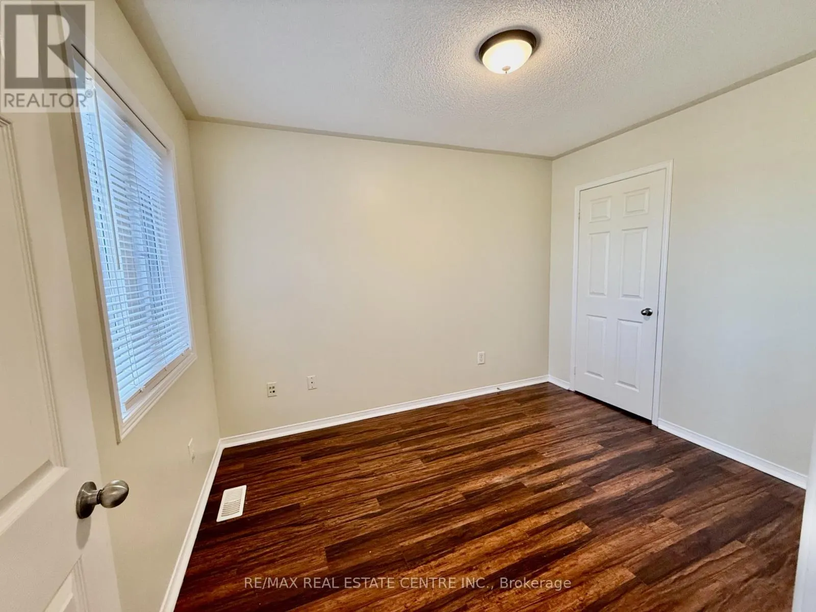 86 SNOWBERRY CRESCENT