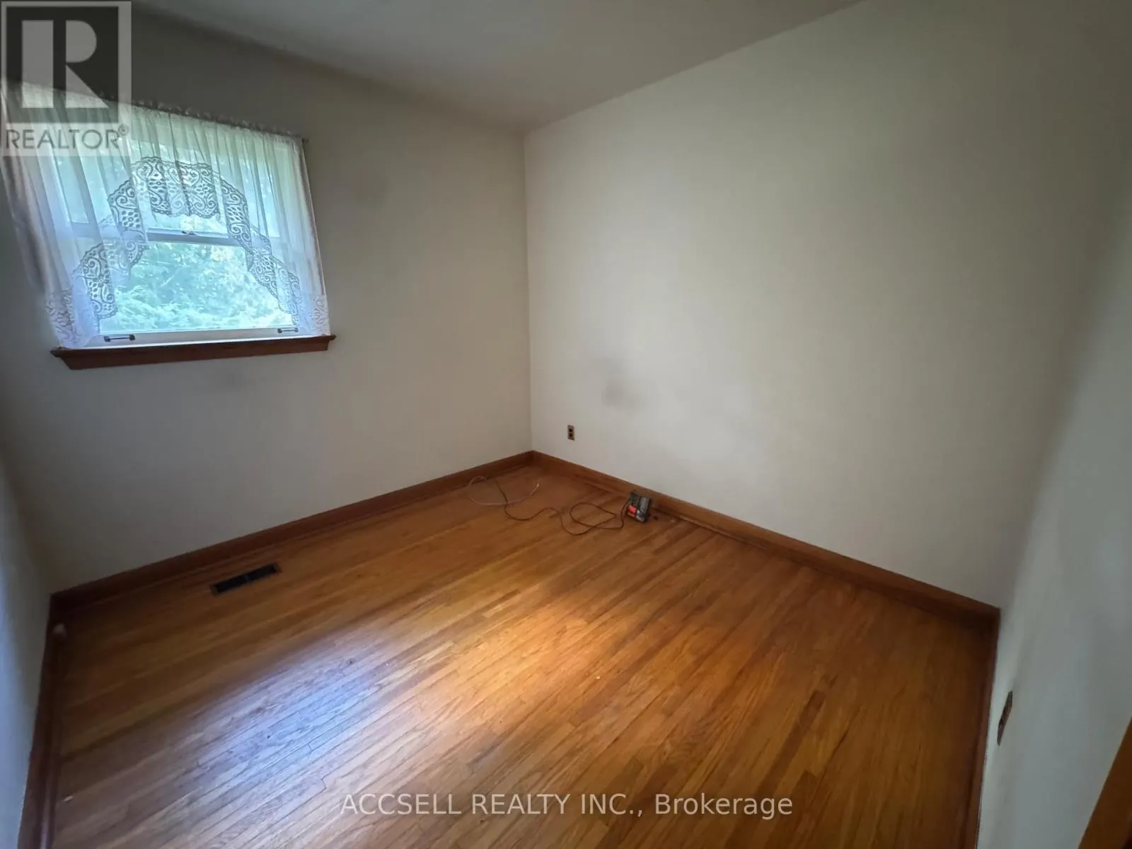 1358 SEDGEWICK CRESCENT