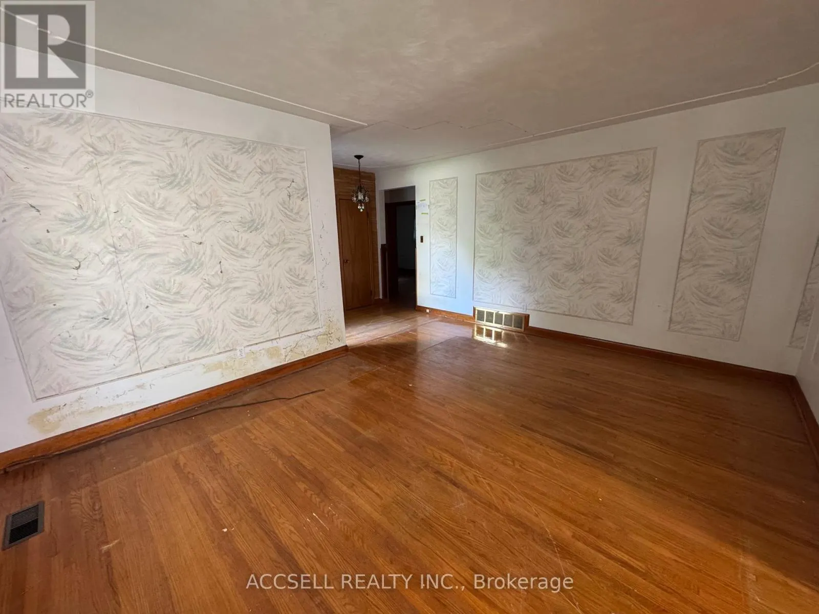 1358 SEDGEWICK CRESCENT