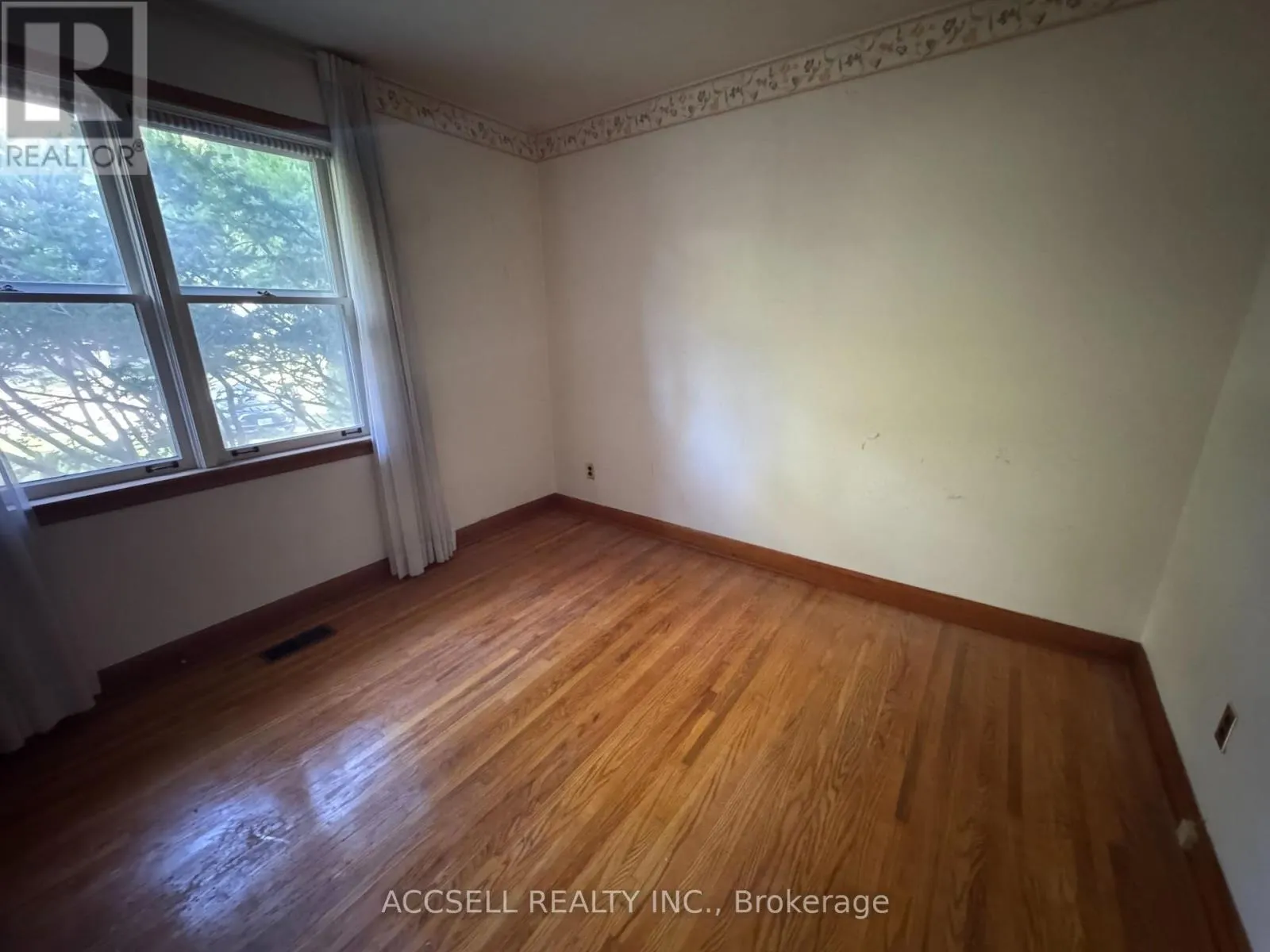 1358 SEDGEWICK CRESCENT
