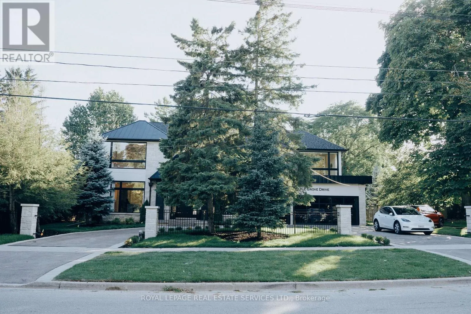 204 MAPLE GROVE DRIVE