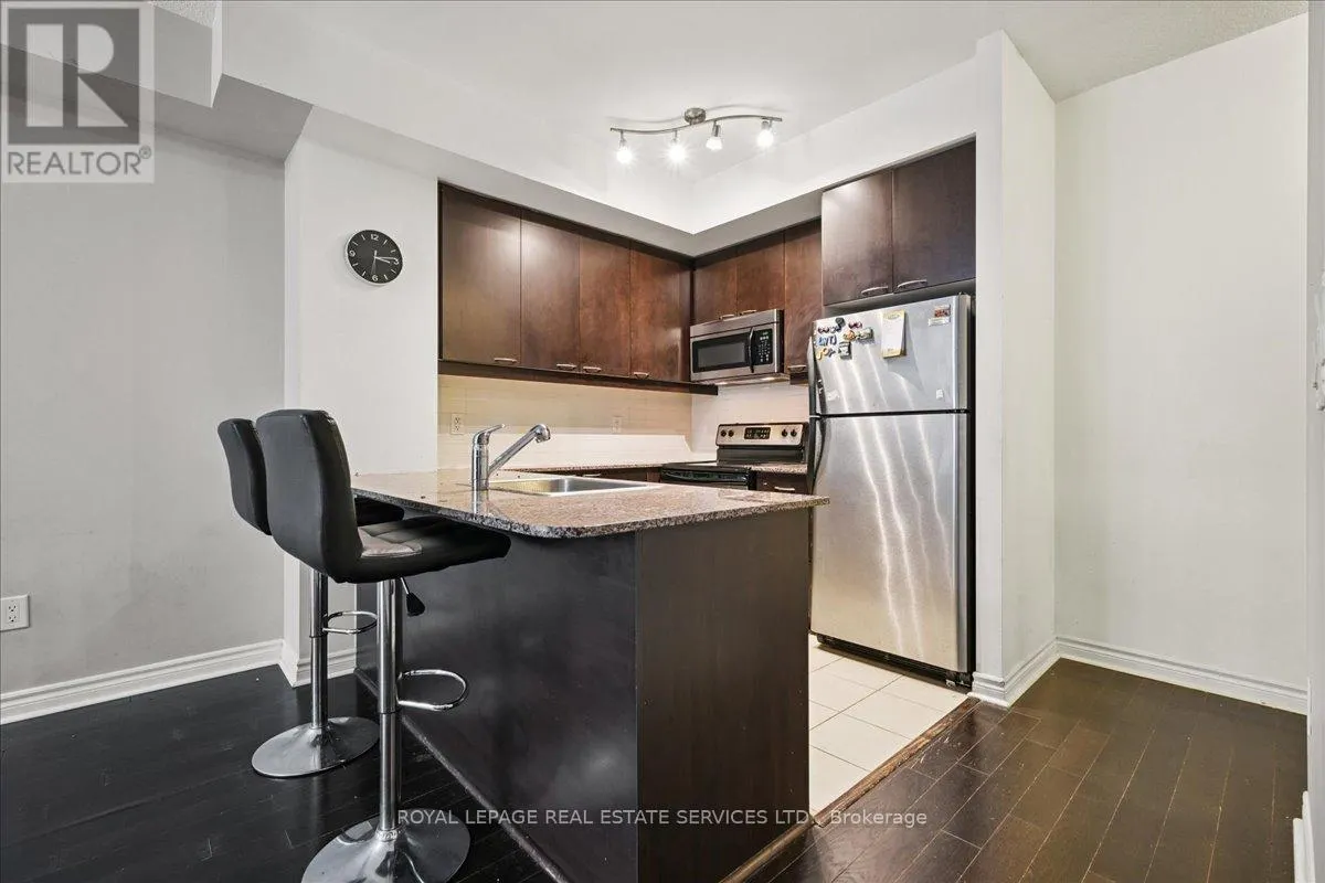 424 - 385 PRINCE OF WALES DRIVE