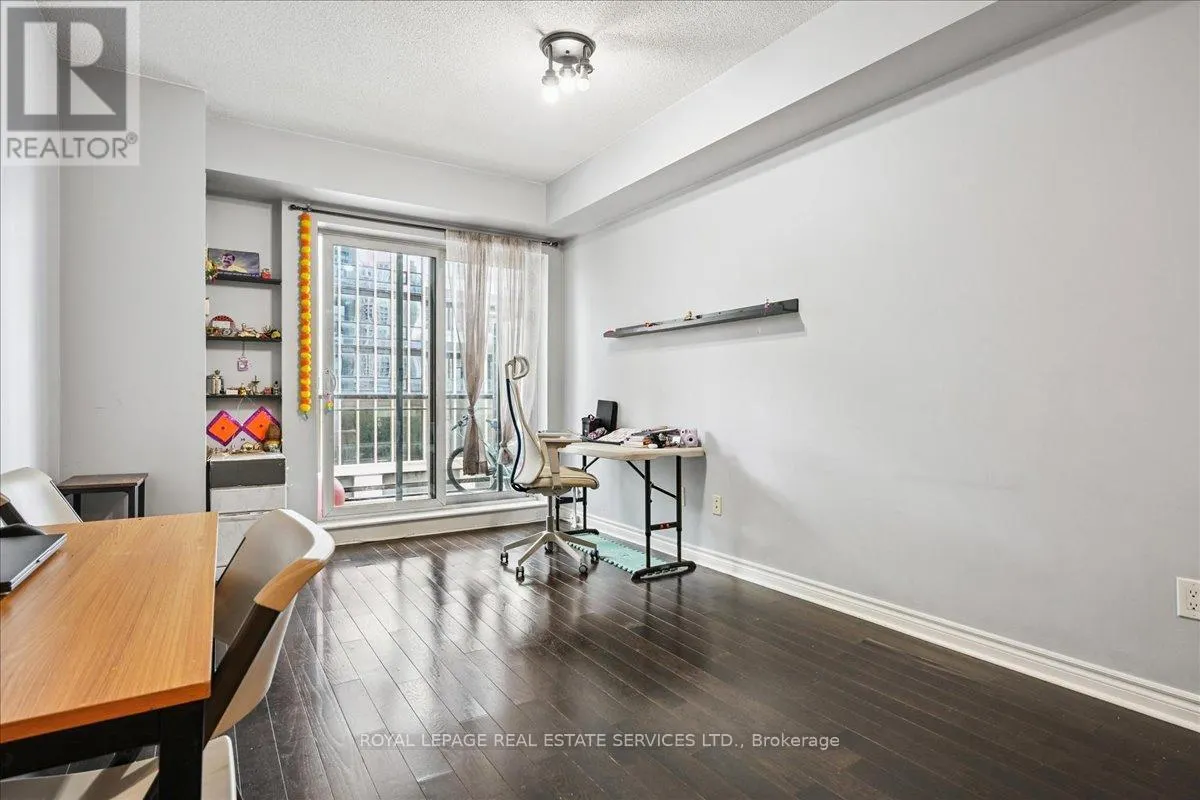 424 - 385 PRINCE OF WALES DRIVE