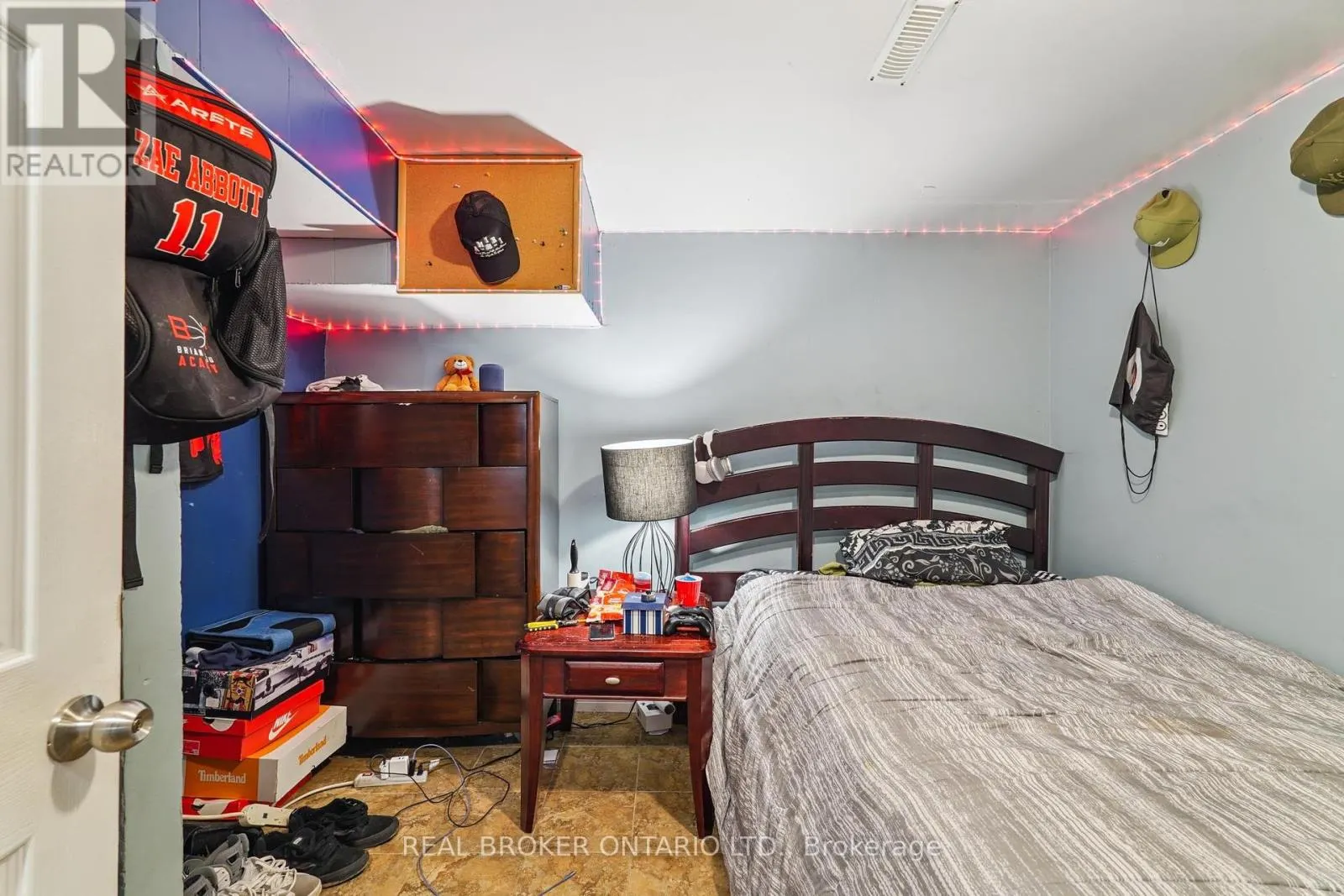 3106 REDBANK CRESCENT