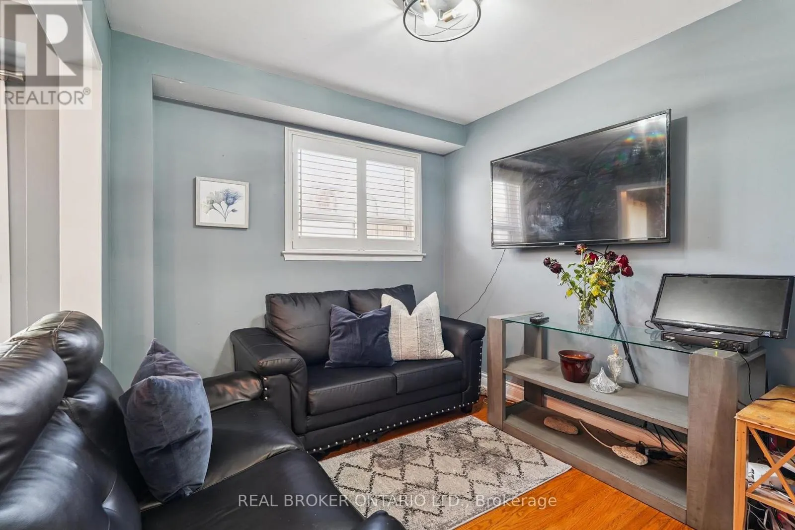 3106 REDBANK CRESCENT