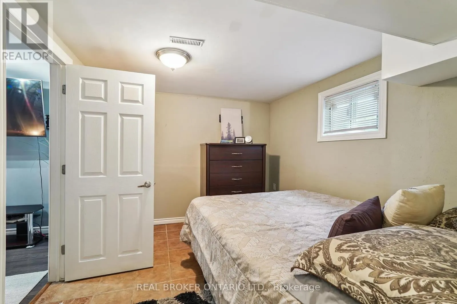 3106 REDBANK CRESCENT
