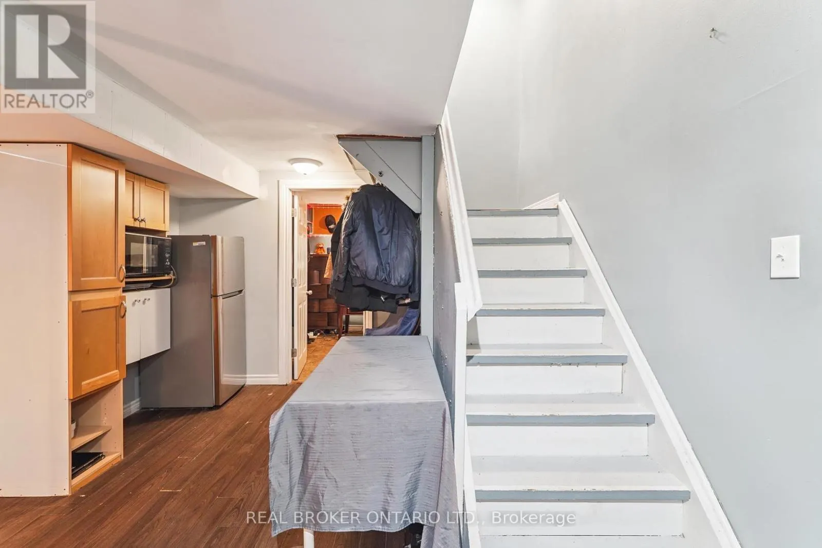 3106 REDBANK CRESCENT