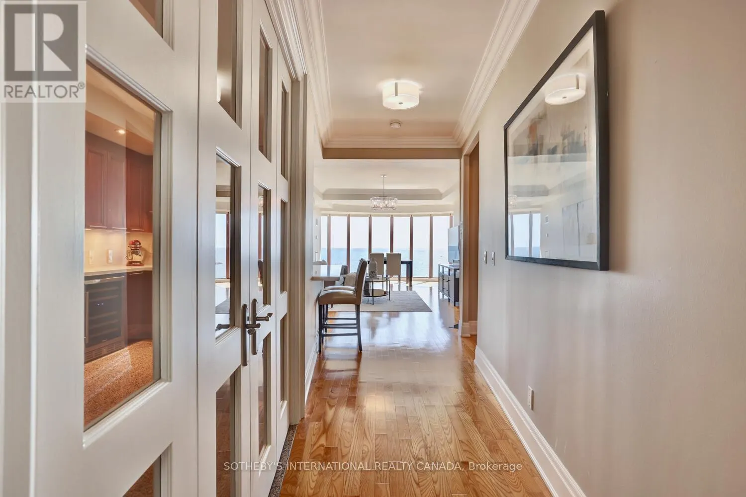 818 - 2095 LAKE SHORE BOULEVARD W