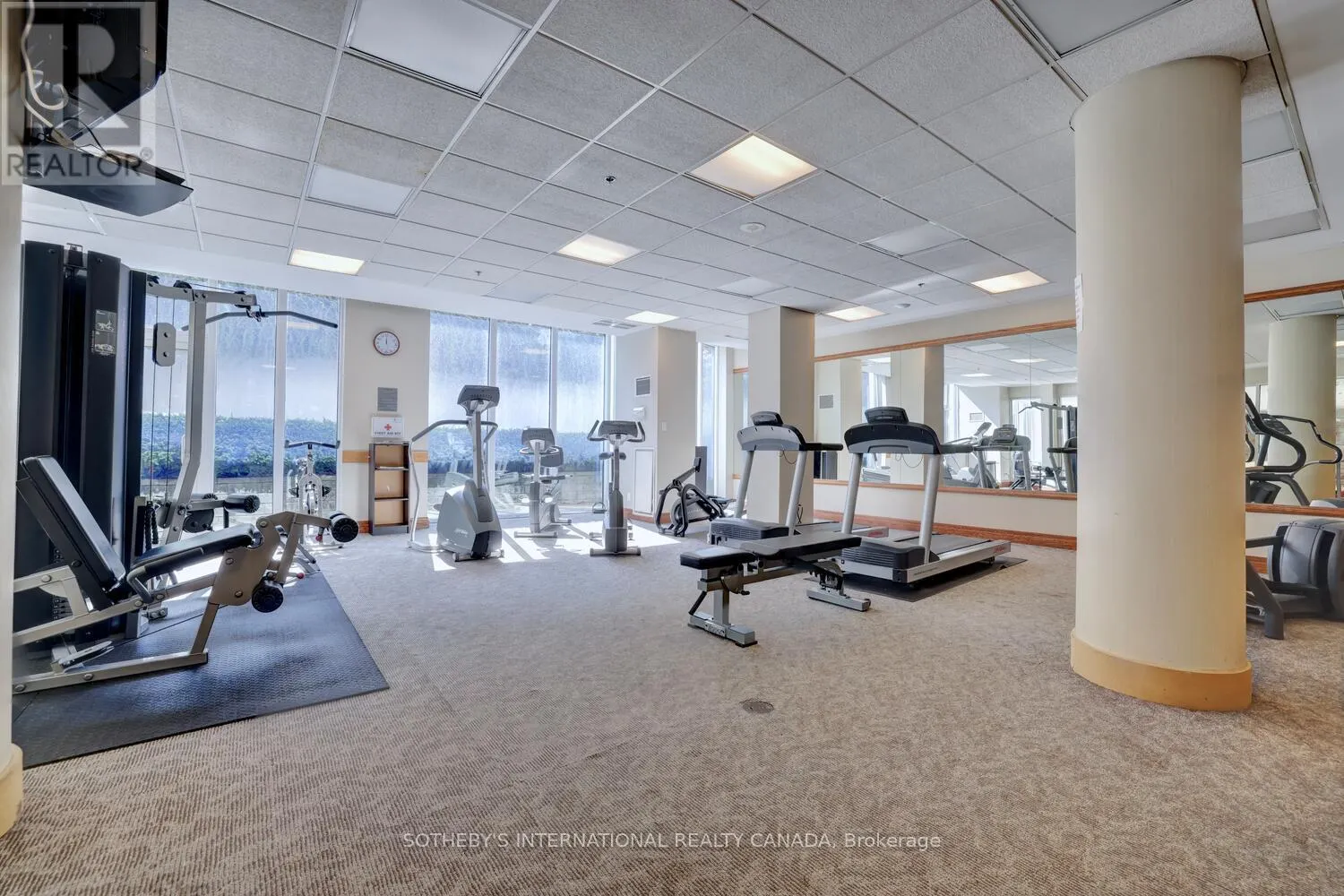 818 - 2095 LAKE SHORE BOULEVARD W