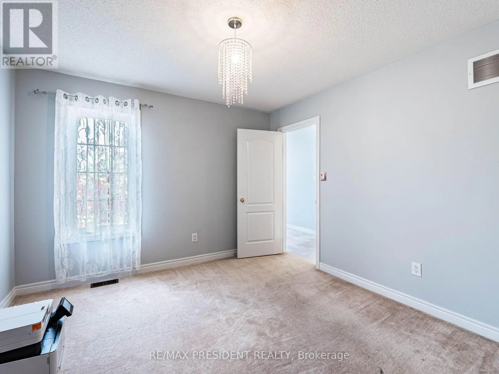 33 BELLEVILLE DRIVE