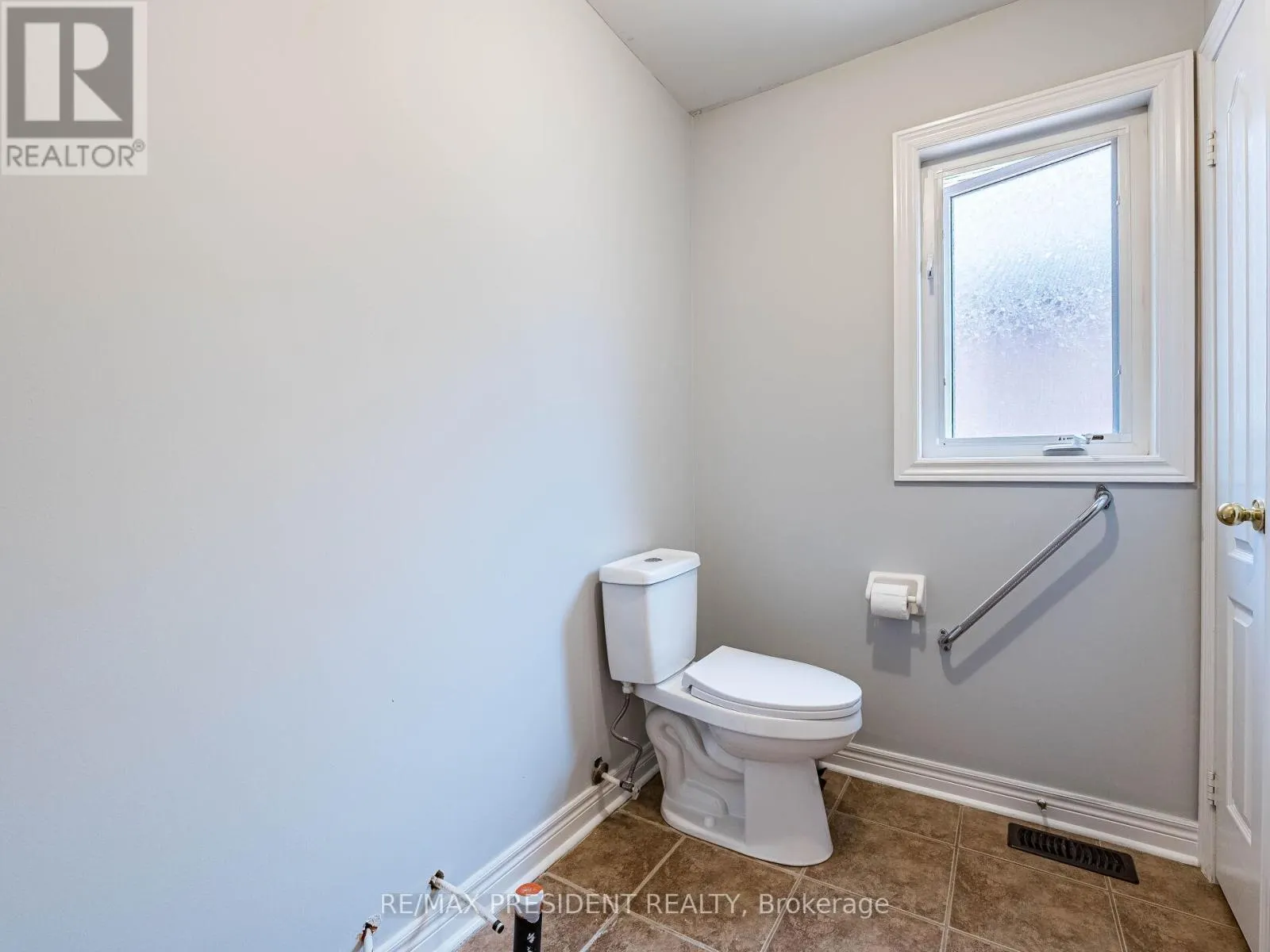33 BELLEVILLE DRIVE