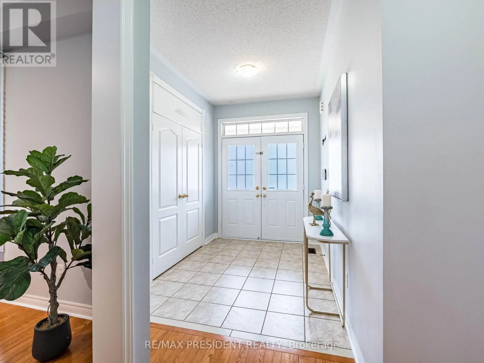 33 BELLEVILLE DRIVE