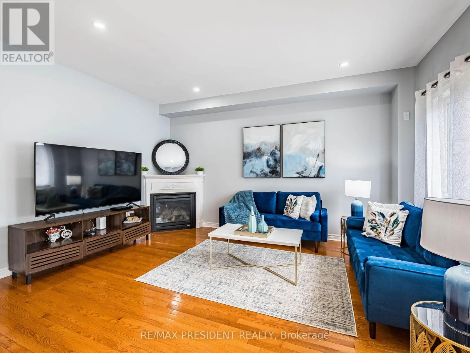 33 BELLEVILLE DRIVE
