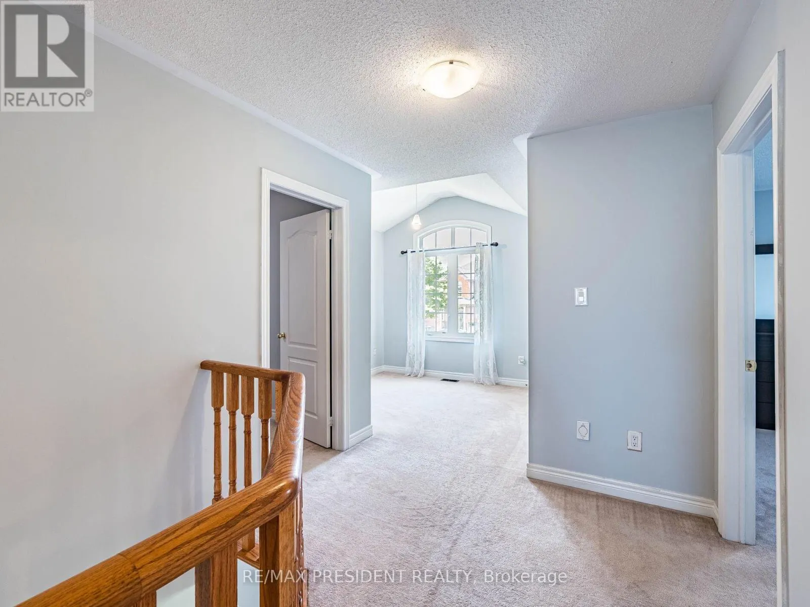 33 BELLEVILLE DRIVE